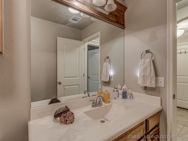 13 Evermore Ln, House other with 3 bedrooms, 2 bathrooms and null parking in Yukon OK | Image 35