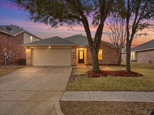 1039 Wood Brook Dr, Grand Prairie, TX, 75052-8836 | Card Image