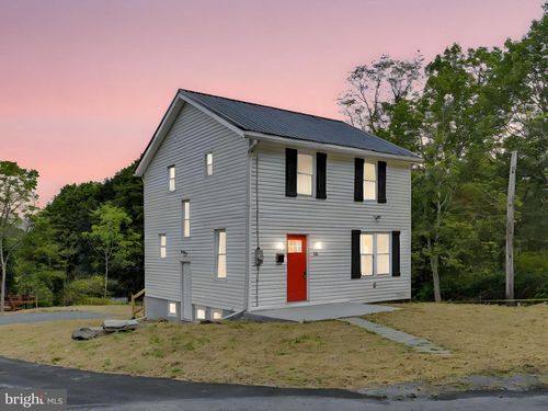 111 Hillside Dr, BARNESVILLE, PA, 18214-2313 | Card Image