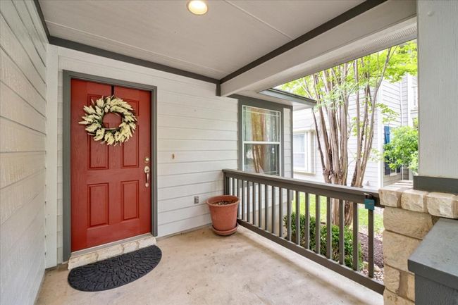 Property entrance with covered porch | Image 6