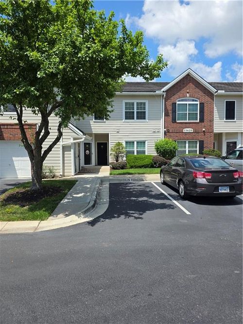 11628 Tomahawk Creek Pkwy, Leawood, KS, 66211-2612 | Card Image
