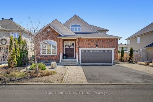 240 Trailgate St, Gloucester, ON, K1V0Z9 | Card Image
