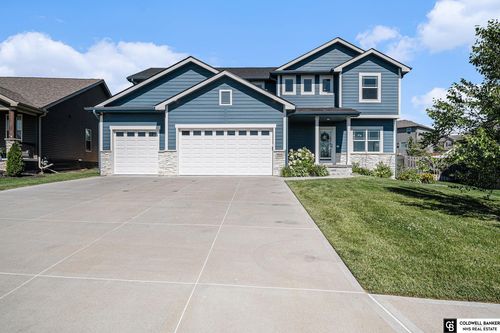 7633 Kilpatrick Pkwy, Bennington, NE, 68007-3315 | Card Image