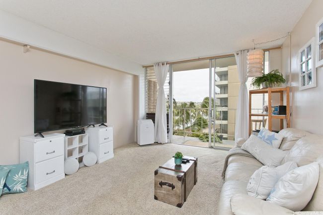 803 - 2115 Ala Wai Boulevard, Home with 1 bedrooms, 1 bathrooms and 1 parking in Honolulu HI | Image 1