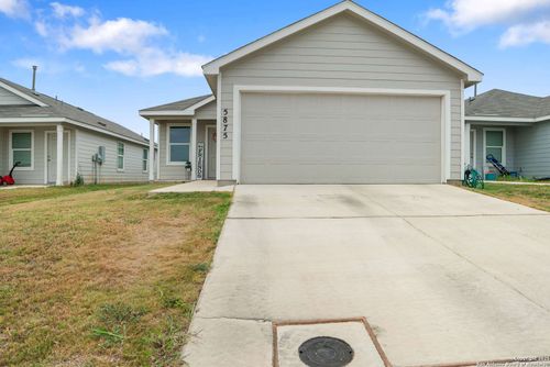5875 Coahulia Rdg, Seguin, TX, 78155-3471 | Card Image