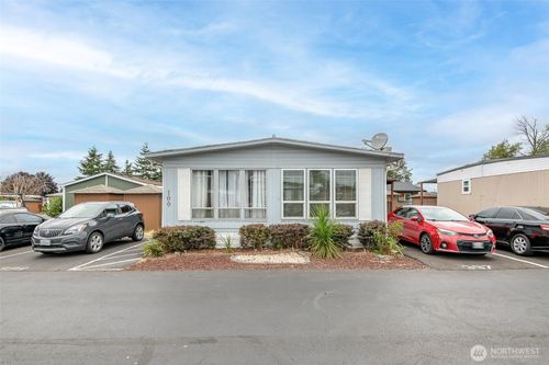 100-210 37th St Se, Auburn, WA, 98002-8857 | Card Image