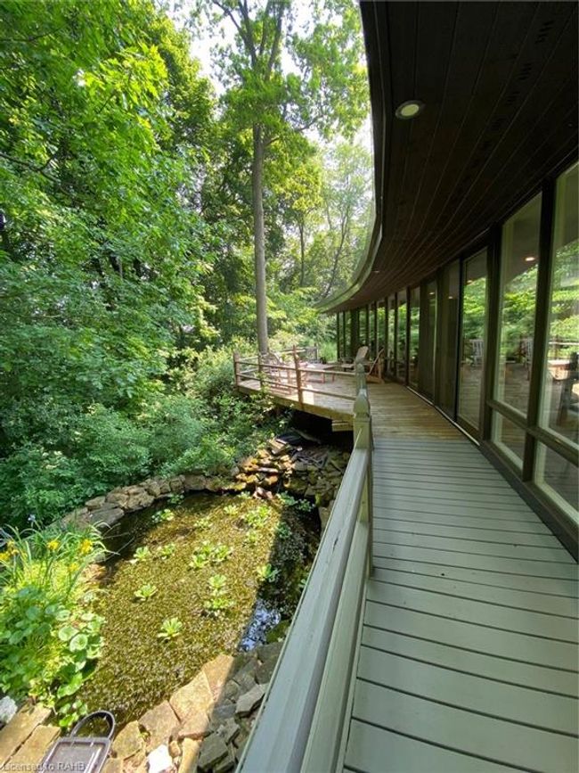 38 Oak Ave, House other with 3 bedrooms, 2 bathrooms and 5 parking in Dundas ON | Image 36