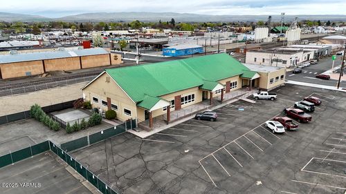 105 S 6th St, Sunnyside, WA, 98944-1448 | Card Image