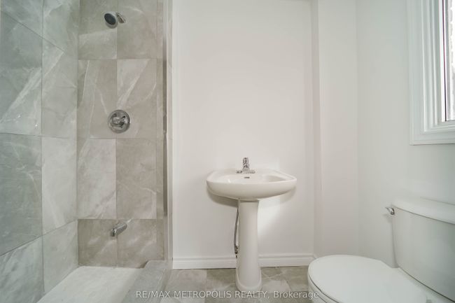 1927 Parkside Dr, House other with 5 bedrooms, 4 bathrooms and 2 parking in Pickering ON | Image 15