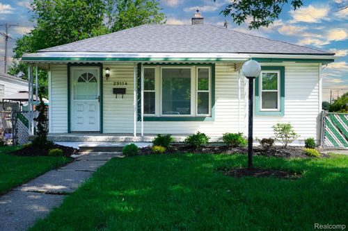 29114 Richard St, Westland, MI, 48186-6899 | Card Image