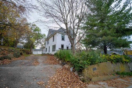 210 Hill St, Lodi, WI, 53555-1213 | Card Image