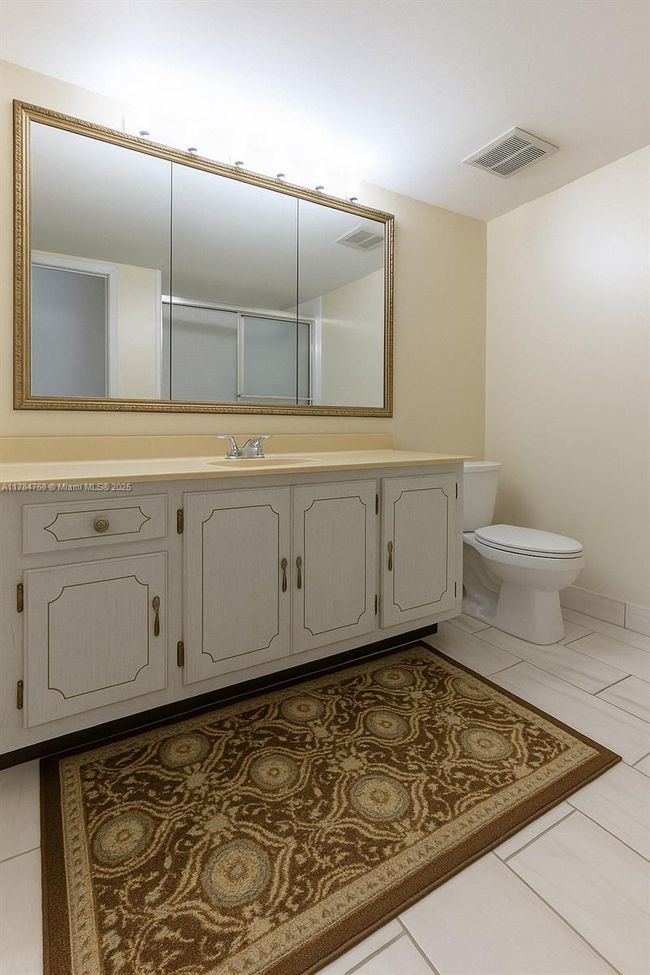 PH-1 - 100 Golden Isles Dr, Condo with 1 bedrooms, 2 bathrooms and null parking in Hallandale Beach FL | Image 11