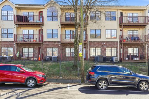 305-2201 Franklin Station Way, Knoxville, TN, 37916-1118 | Card Image
