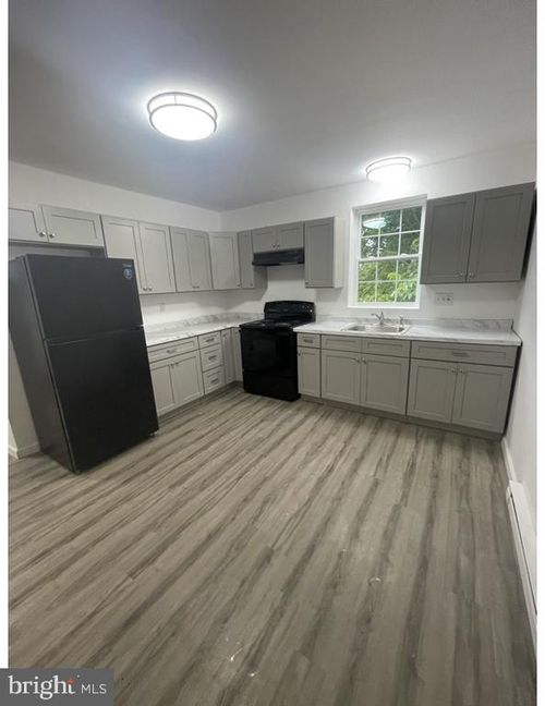 2-119 E Main St, MIDDLETOWN, PA, 17057-1829 | Card Image