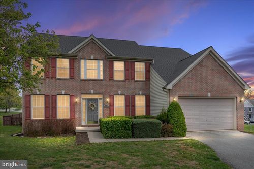 42 Decatur Dr, BUNKER HILL, WV, 25413-3623 | Card Image