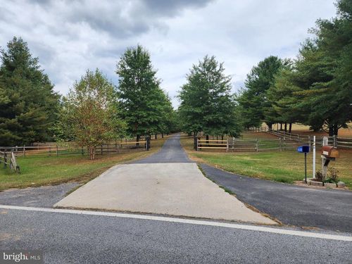 14847 White Oak Rdg, Hancock, MD, 21750-2030 | Card Image