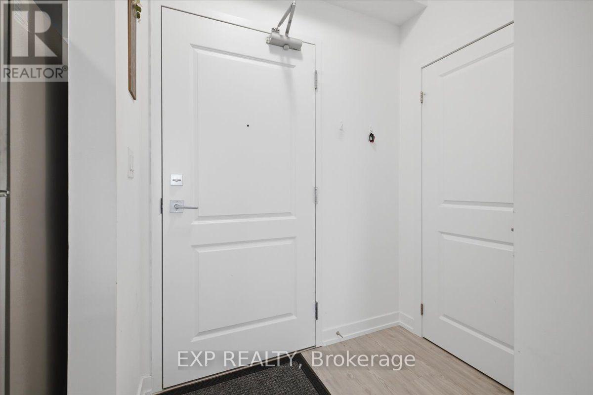 Residential in Hamilton (Waterdown) 3