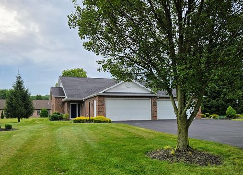 3205 Penny Ln, New Castle, PA, 16105-1043 | Card Image