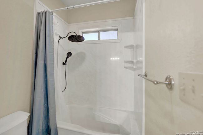 1314 Acorn Rd, House other with 3 bedrooms, 2 bathrooms and null parking in Hondo TX | Image 22