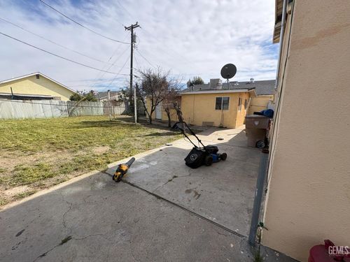 4-3312 Elda Avenue, Bakersfield, CA, 93307 | Card Image