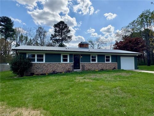 118 Lakeview Cir, Thomasville, NC, 27360-5838 | Card Image