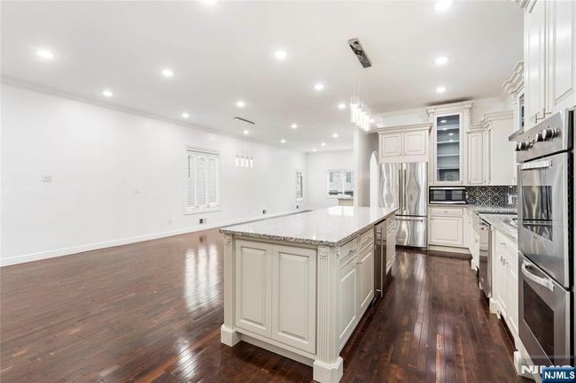801 W End Ave, House other with 4 bedrooms, 4 bathrooms and null parking in Cliffside Park NJ | Image 8