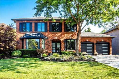 1319 Greeneagle Dr, Oakville, ON, L6M2N1 | Card Image