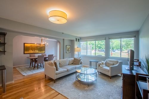 102n-250 Hammond Pond Pkwy, Chestnut Hill, MA, 02467-1523 | Card Image