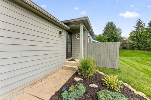 70e-4036 Blendon Way Dr, Columbus, OH, 43230-7817 | Card Image