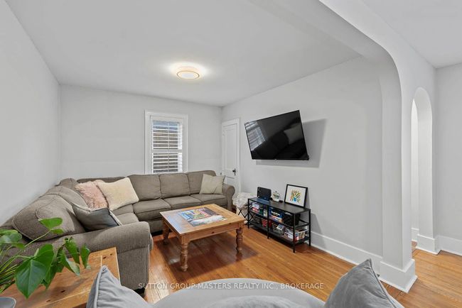 21 Alwington Ave, House other with 5 bedrooms, 2 bathrooms and 4 parking in Kingston ON | Image 7