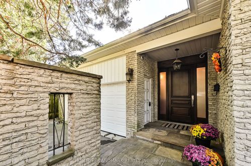 10 Loganberry Cres, North York, ON, M2H3H1 | Card Image