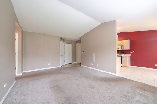 apt-d-1023 Berkshire Ct, Elgin, IL, 60120-7188 | Card Image
