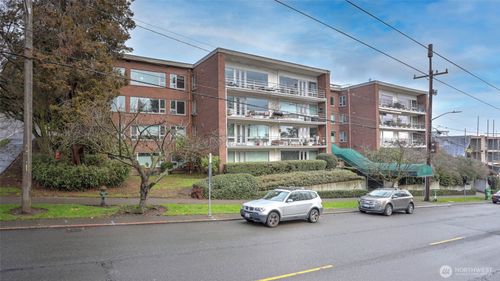 304-530 W Olympic Pl, Seattle, WA, 98119-3604 | Card Image