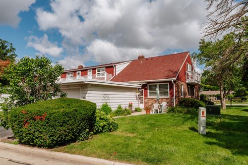 3202 W King Arthurs Court, Greenfield, WI, 53221 | Card Image
