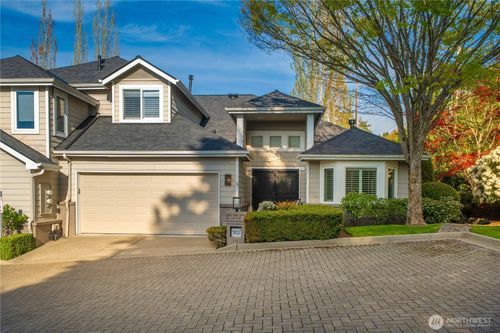 102-102 8th Ln, Kirkland, WA, 98033-6339 | Card Image