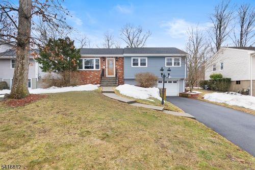 34 Seminole Ave, Oakland, NJ, 07436-2927 | Card Image