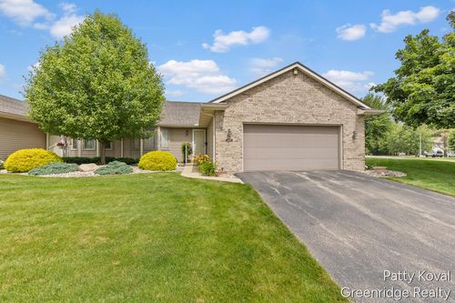 447 Falcon Dr, Wayland, MI, 49348-1352 | Card Image