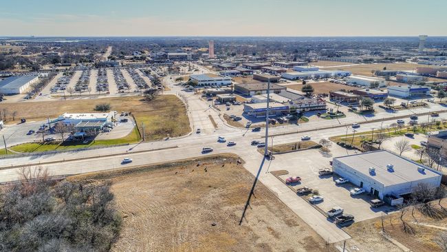 Across from the Dart Station! | Image 18
