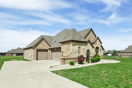 1020 Jesse James Ln, Springtown, TX, 76082-1229 | Card Image