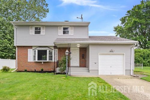 2164 Whitehorse Hamilton Square Rd, Hamilton, NJ, 08690-2823 | Card Image