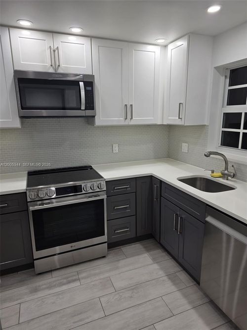 201-660 Tennis Club Dr, Fort Lauderdale, FL, 33311-4069 | Card Image