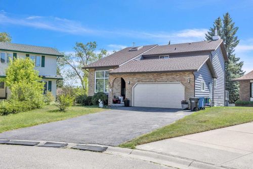 {{alt}} | Card Image