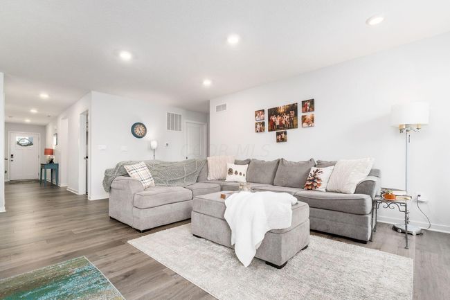 598 Faulkner Dr, House other with 3 bedrooms, 2 bathrooms and null parking in Lithopolis OH | Image 11