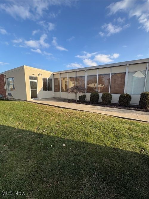 216 Highland Ave, Cambridge, OH, 43725-2558 | Card Image