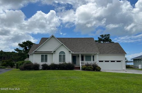 136 Hunting Bay Dr, Cape Carteret, NC, 28584-9744 | Card Image
