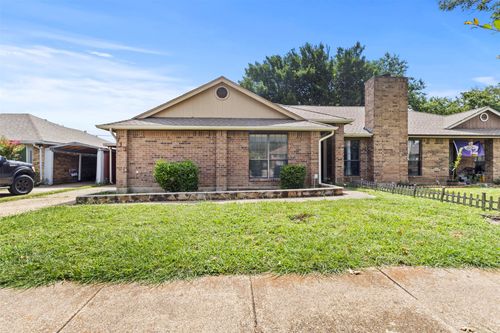 713 Lemons St, Cedar Hill, TX, 75104-7934 | Card Image