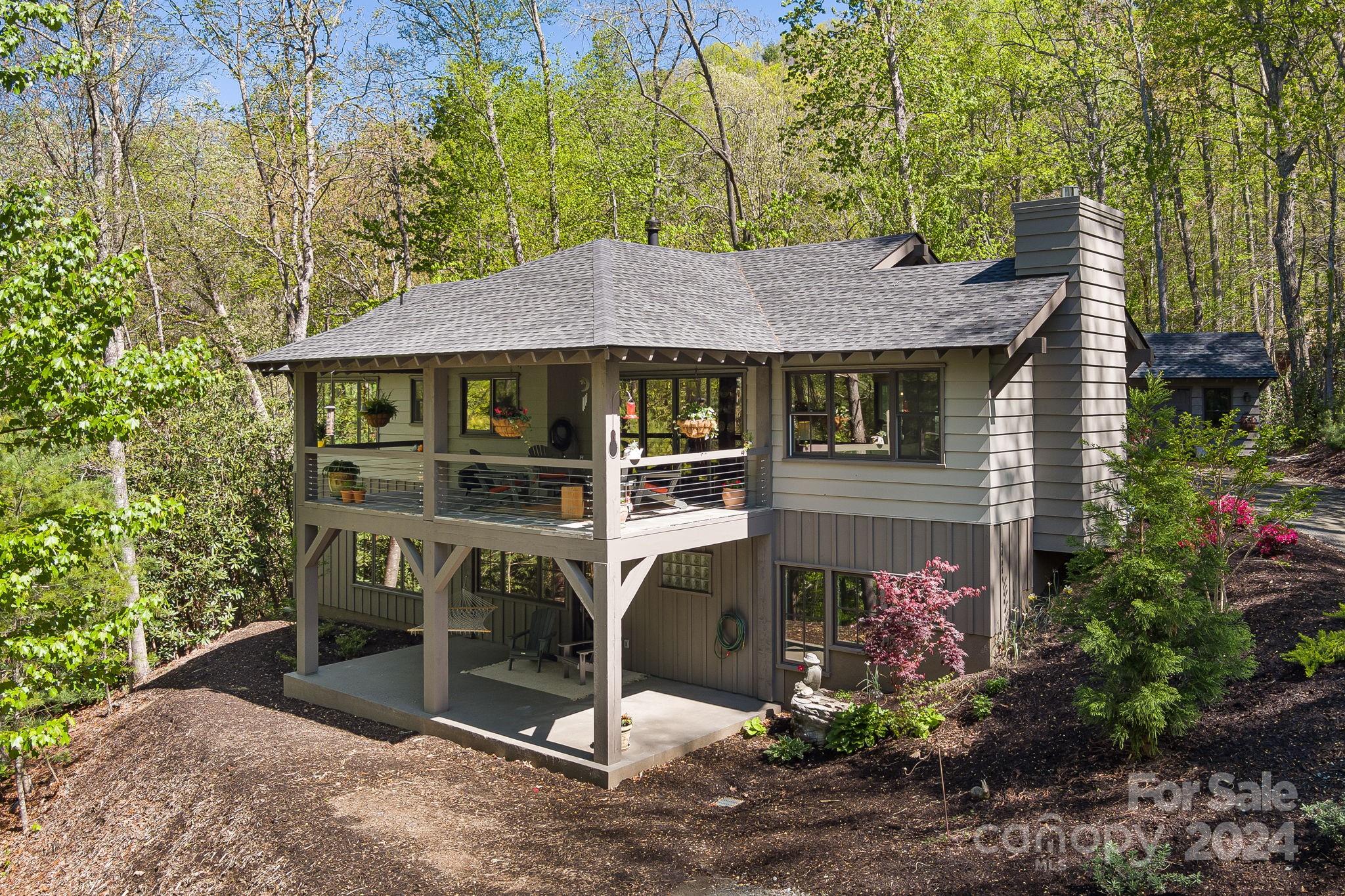 Hebron Rd, Hendersonville, NC 28739
