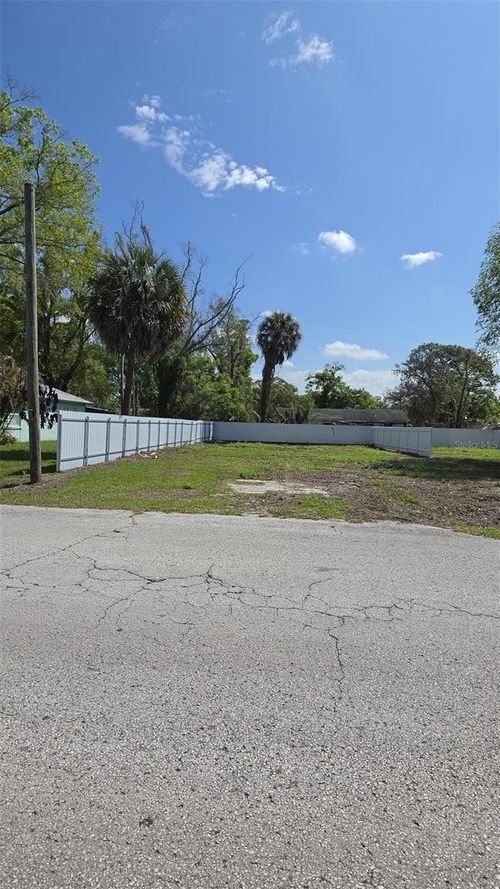 12505 Four Oaks Rd, TAMPA, FL, 33624-4215 | Card Image