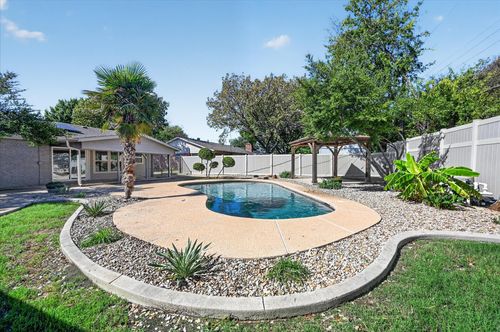 521 E Glendale Street, Crowley, TX, 76036 | Card Image