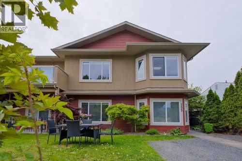 755 Birch Ave, Kelowna, BC, V1Y5H3 | Card Image